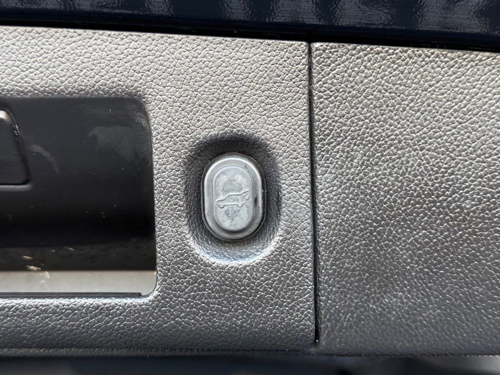 Used 2018 Chevrolet Tahoe LT image 15