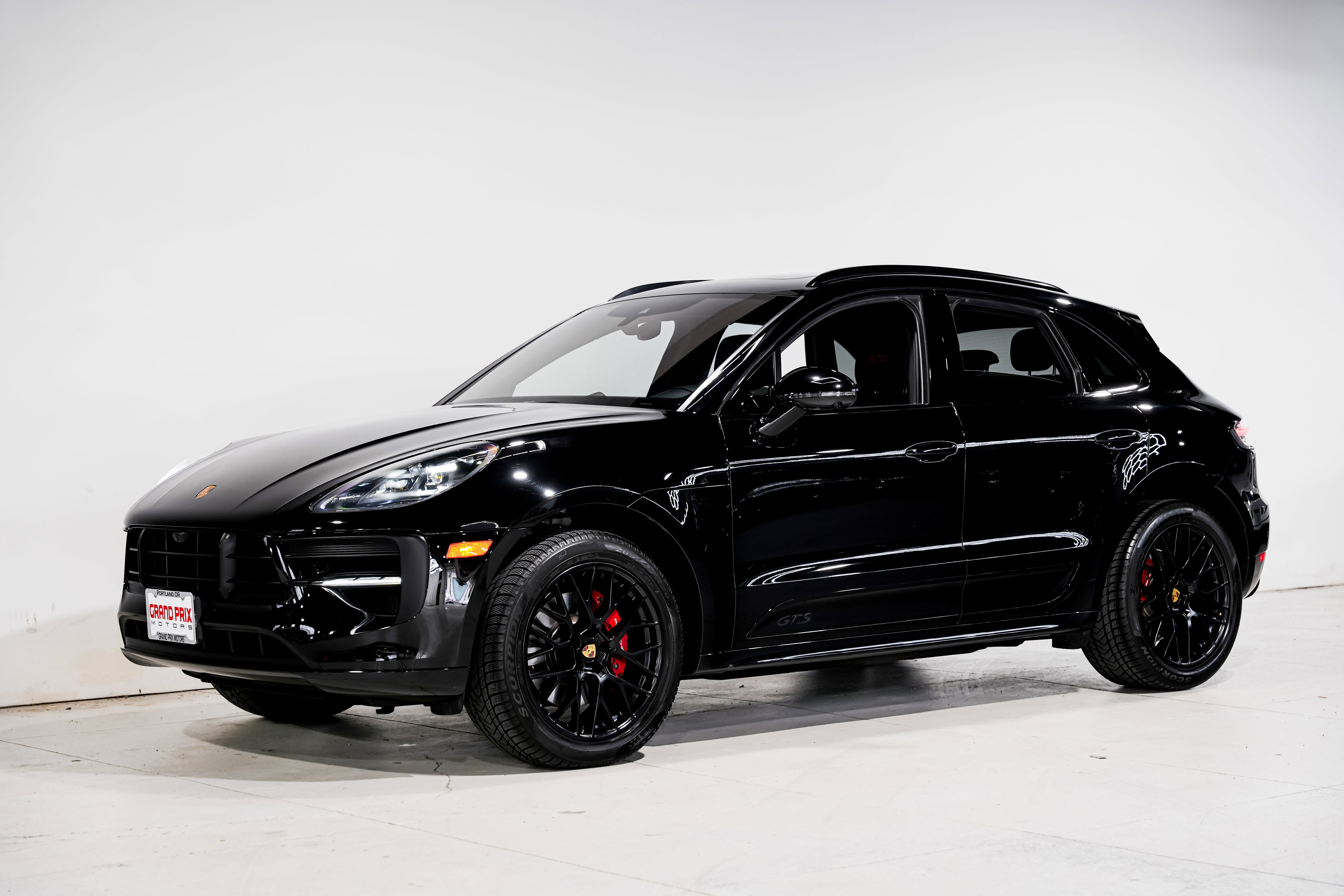 Used 2021 Porsche Macan GTS image 6