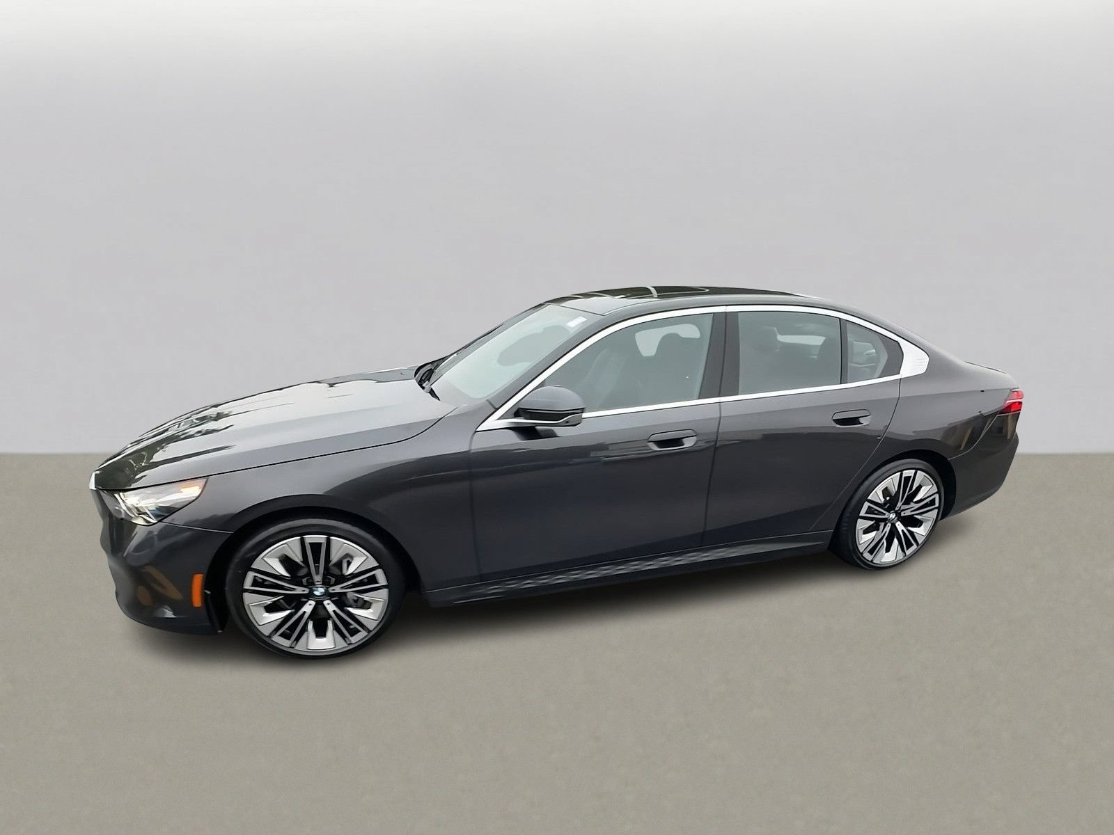 Used 2026 BMW i5 eDrive40 w/ Premium Package AWD/4WD image 4