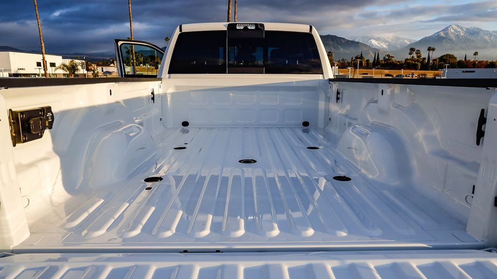 New 2026 RAM 3500 Laramie AWD/4WD image 30