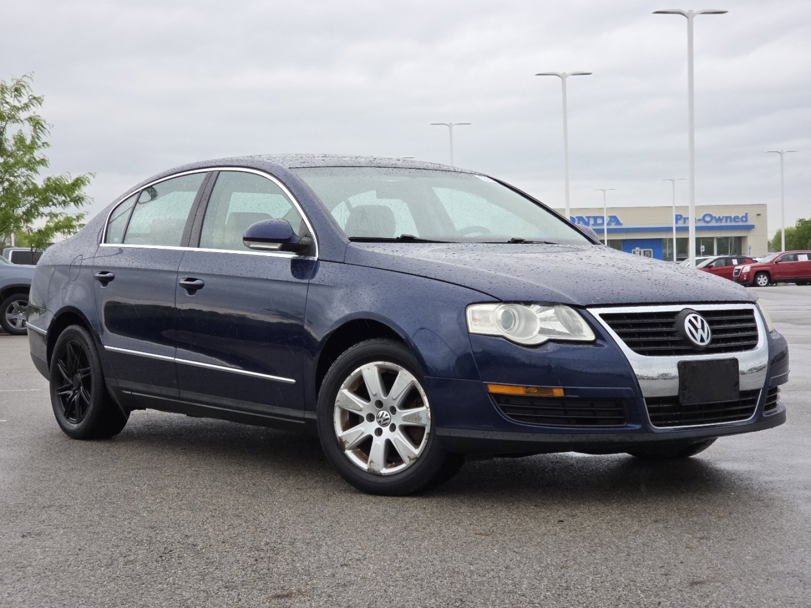 Used 2006 Volkswagen Passat 2.0T FWD image 2