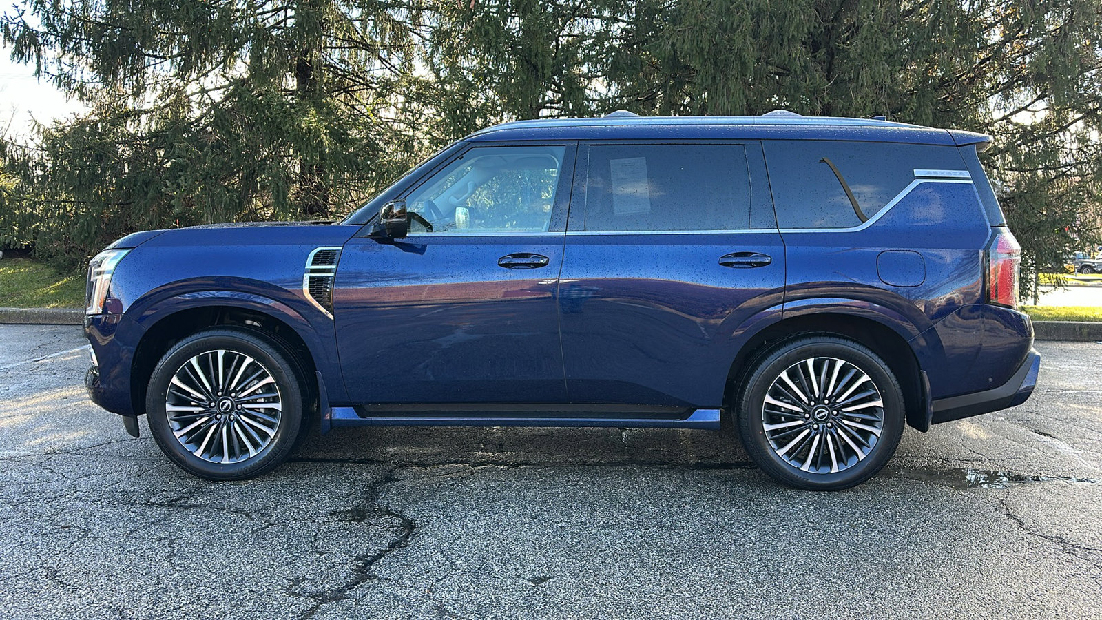 Certified 2025 Nissan Armada Platinum Reserve image 28