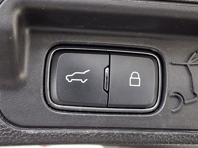 Used 2020 Ford Explorer Limited image 25