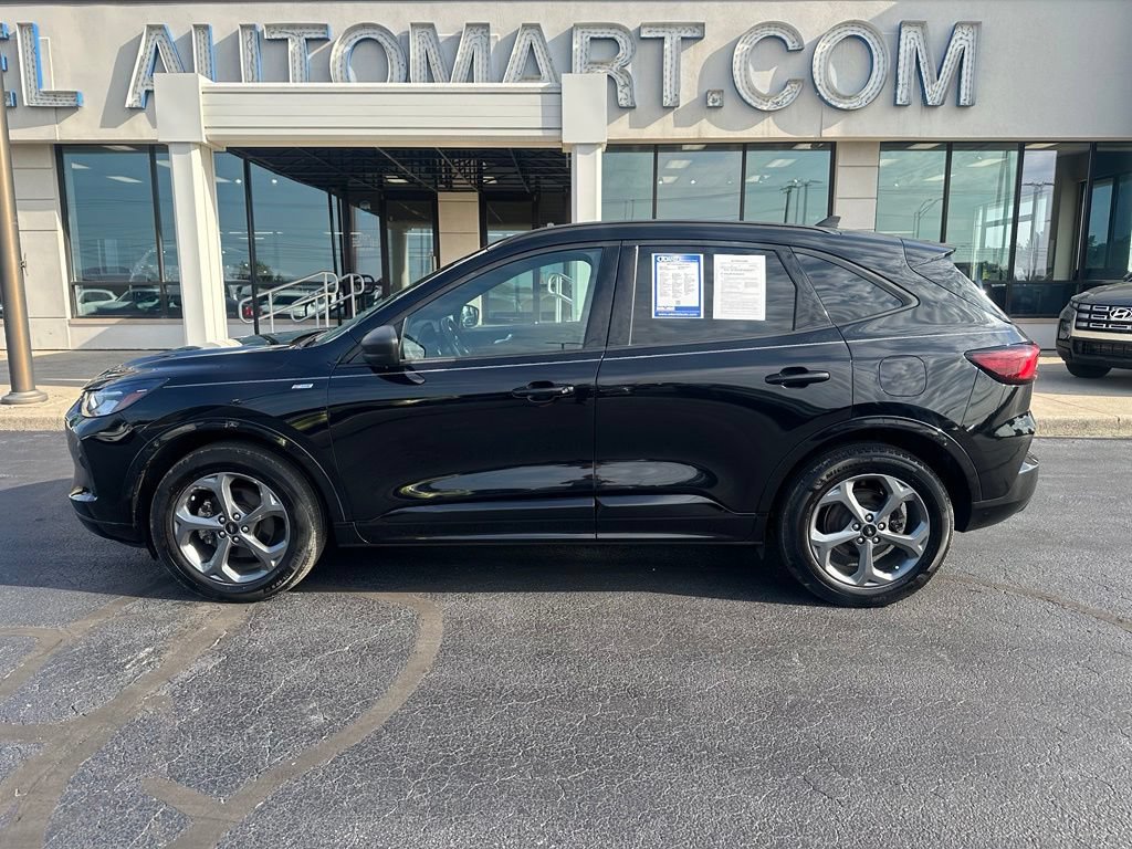 Used 2023 Ford Escape ST-Line w/ Tech Pack #1 AWD/4WD image 4