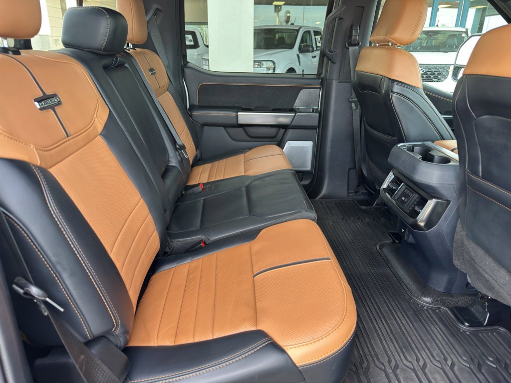 Used 2024 Ford F450 Platinum w/ FX4 Off-Road Package image 39