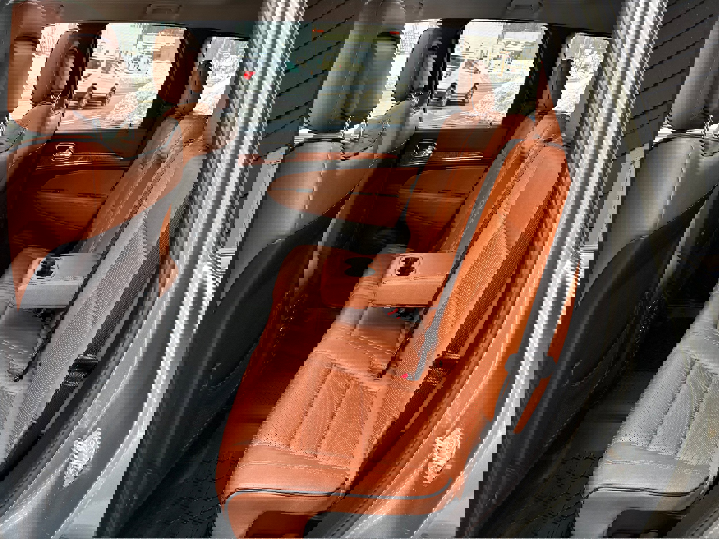 Used 2012 Jeep Grand Cherokee Overland image 12