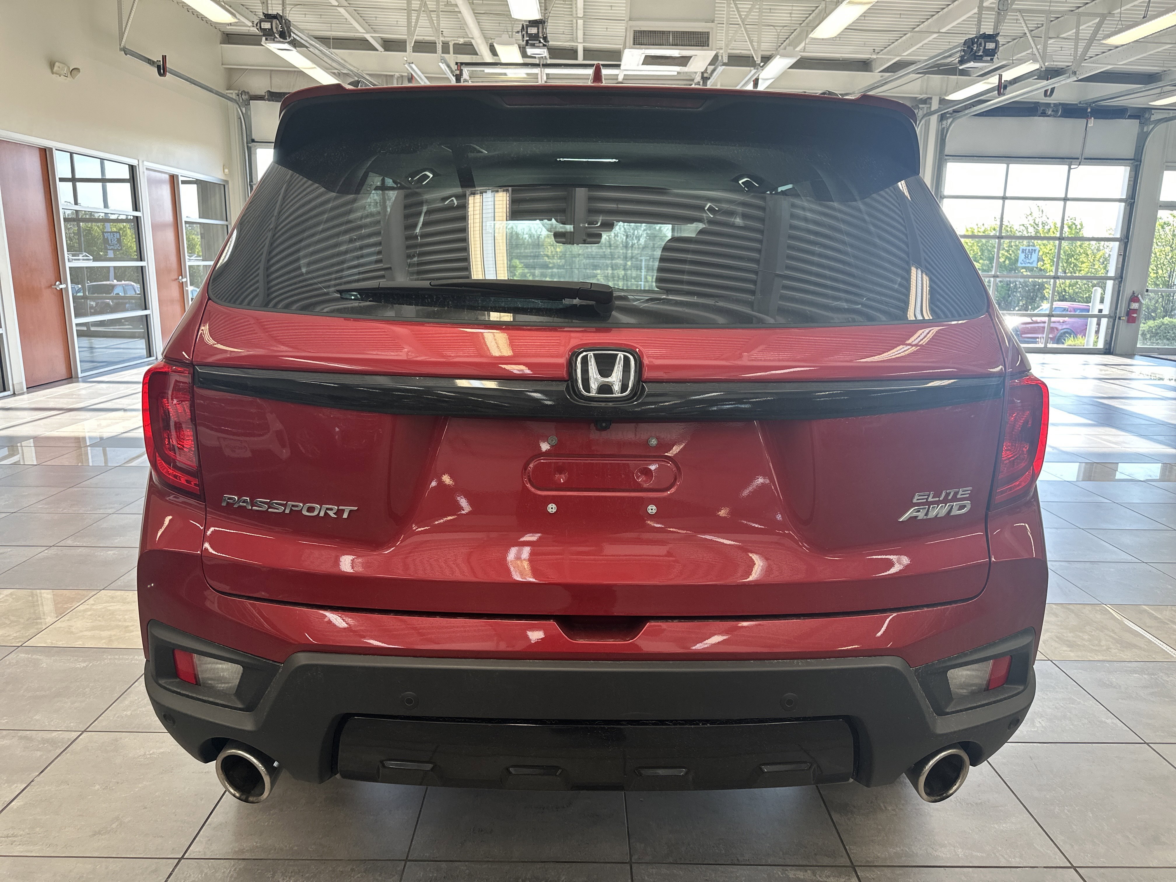 Used 2023 Honda Passport Elite image 11