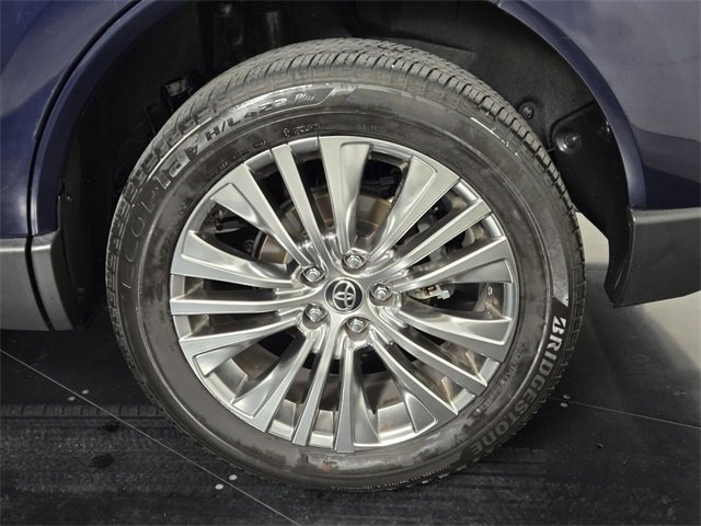 Used 2021 Toyota Venza Limited image 11