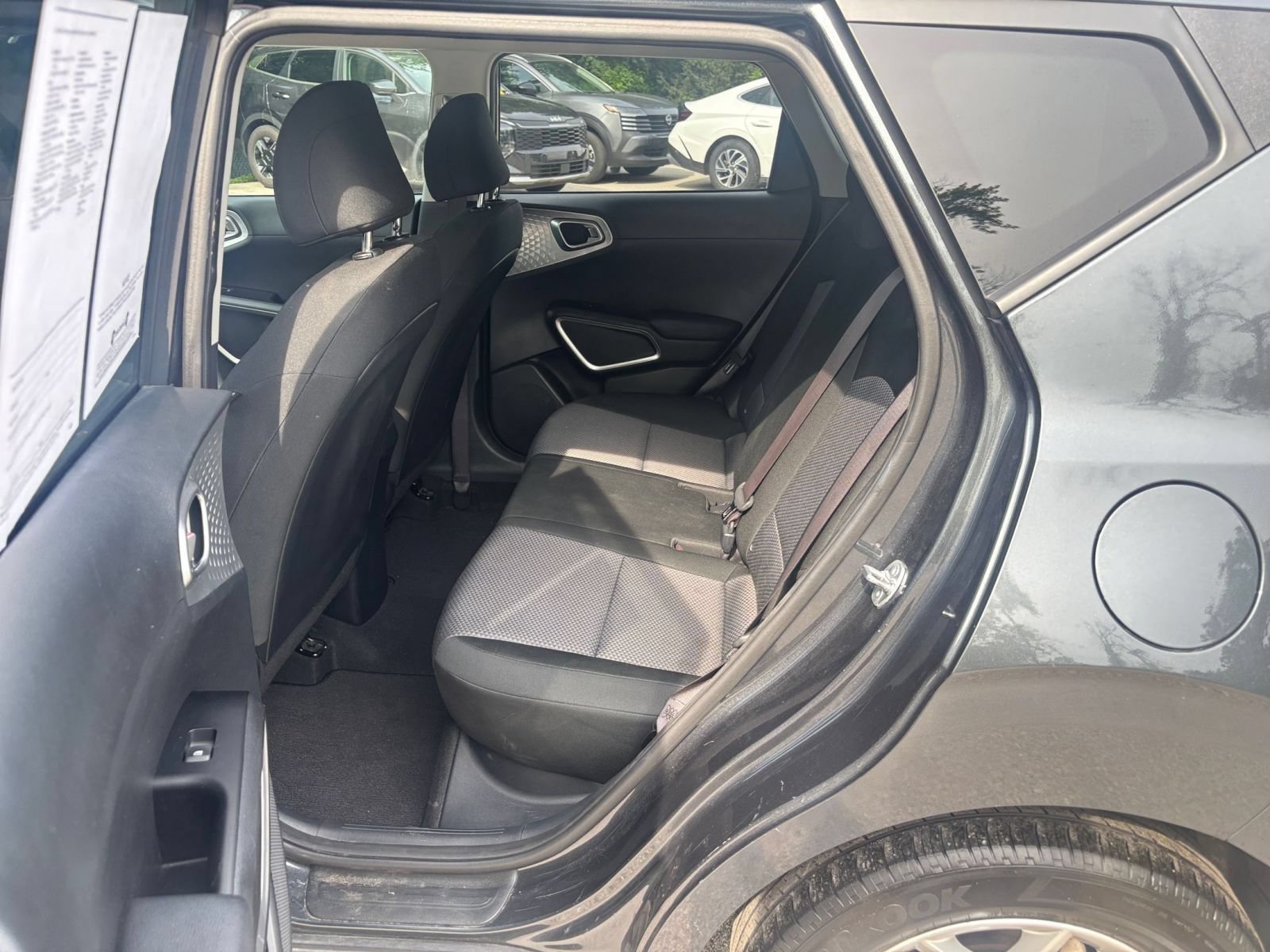 Used 2025 Kia Soul LX w/ LX Technology Package FWD image 22