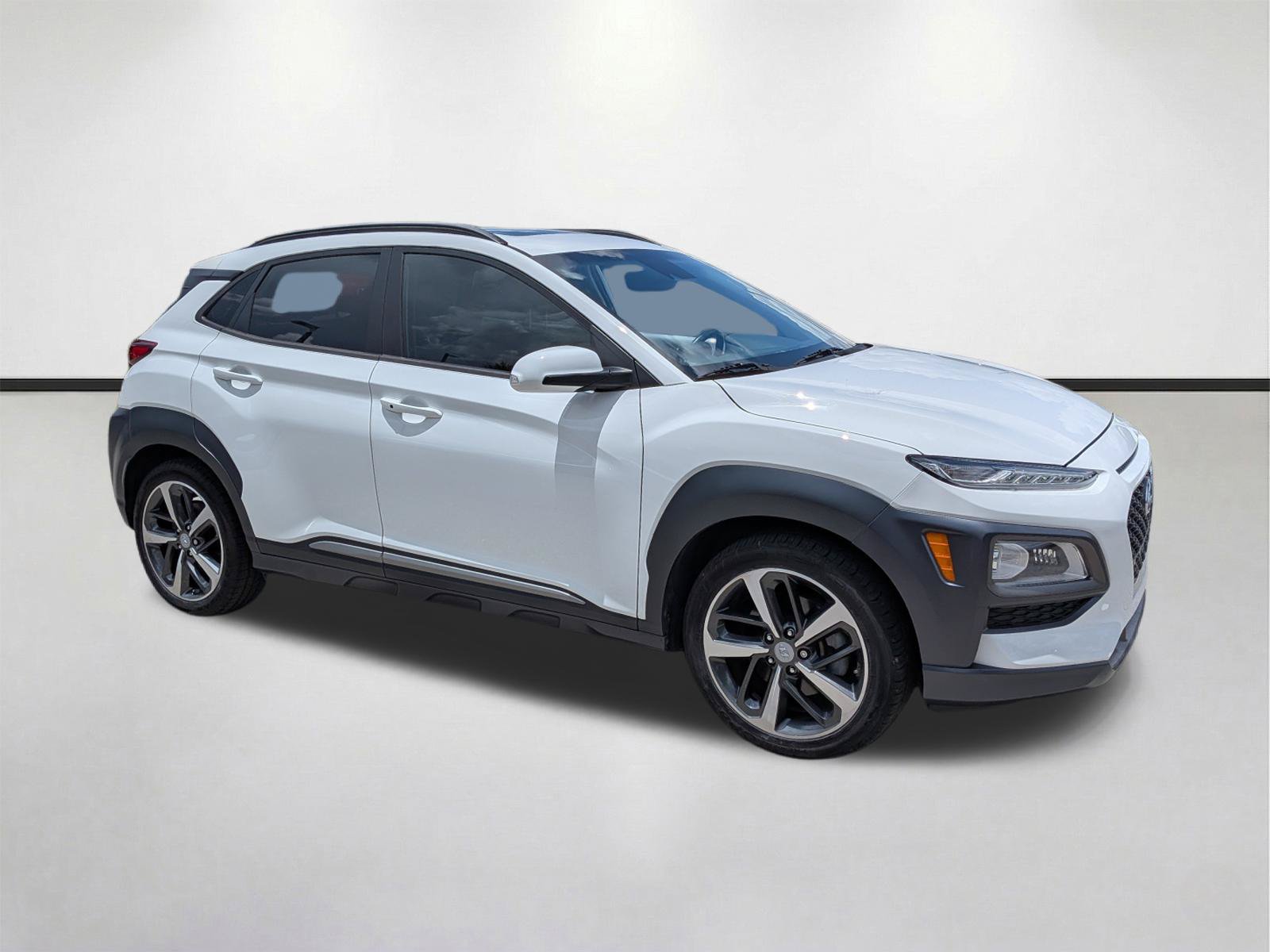 Used 2021 Hyundai Kona Limited w/ Cargo Package FWD image 2