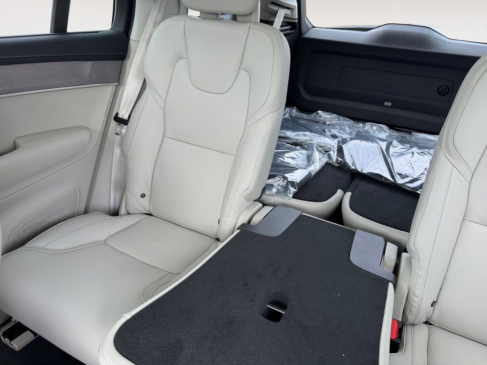 New 2026 Volvo XC90 B6 Ultra w/ Protection Package AWD/4WD image 13