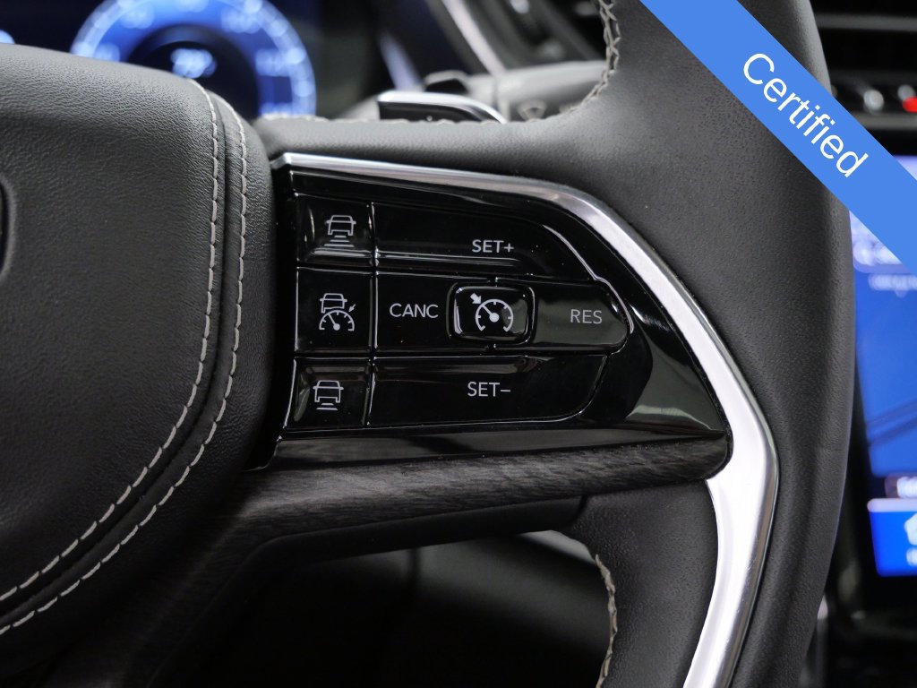 Used 2023 Jeep Grand Cherokee Overland AWD/4WD image 22