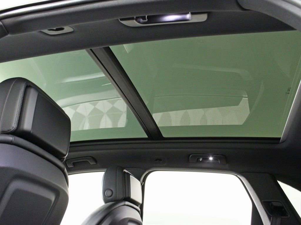 Certified 2025 Porsche Cayenne image 19