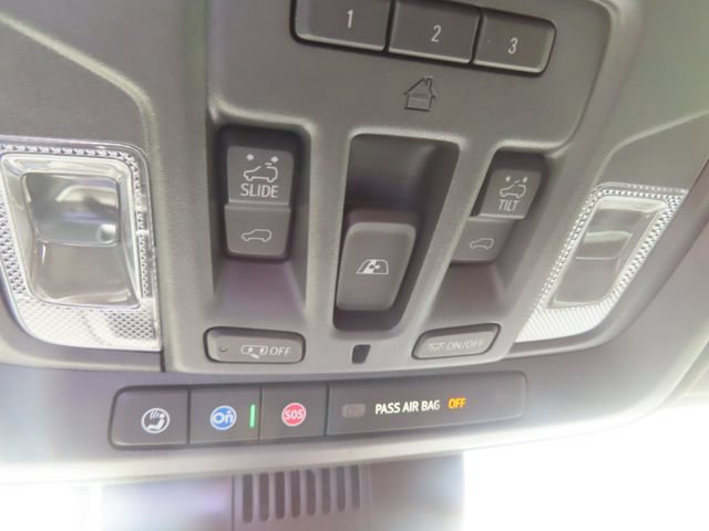 Used 2025 Chevrolet Silverado 1500 High Country AWD/4WD image 44