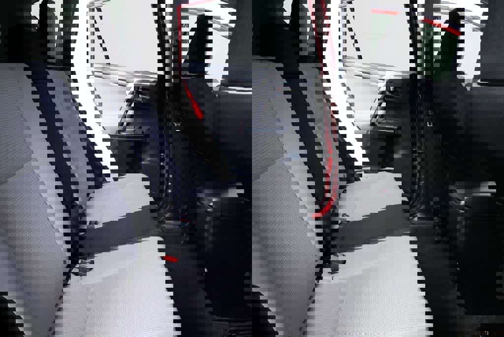 Used 2017 Toyota RAV4 XLE image 22