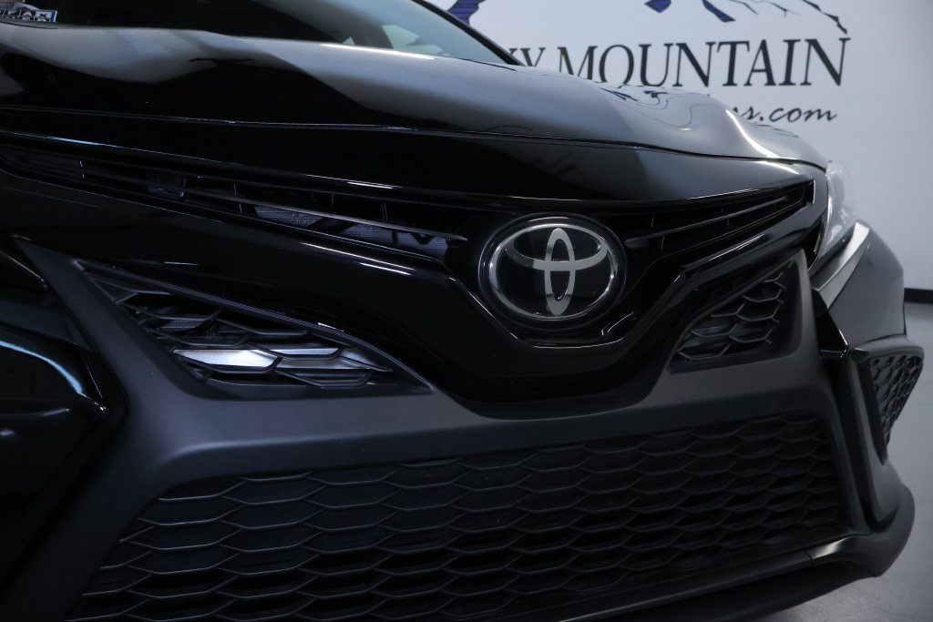 Used 2024 Toyota Camry SE AWD/4WD image 9