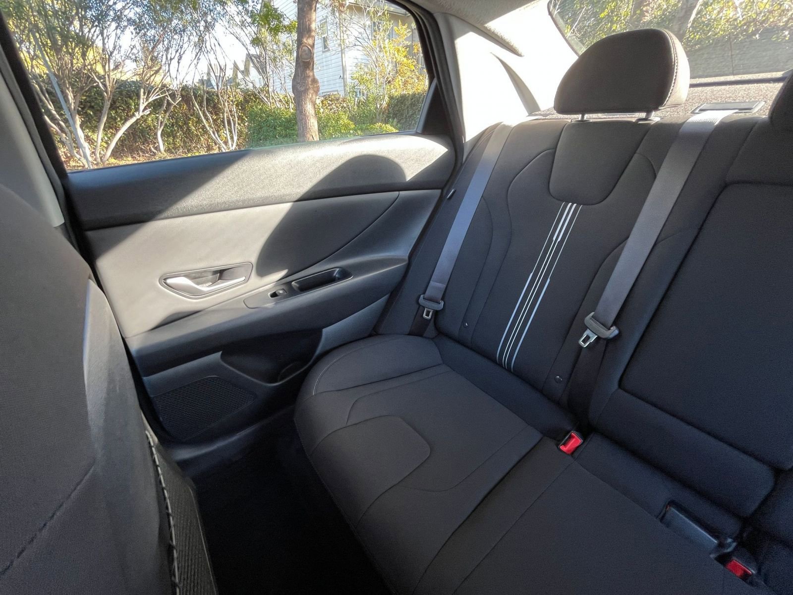 Used 2025 Hyundai Elantra SEL image 37