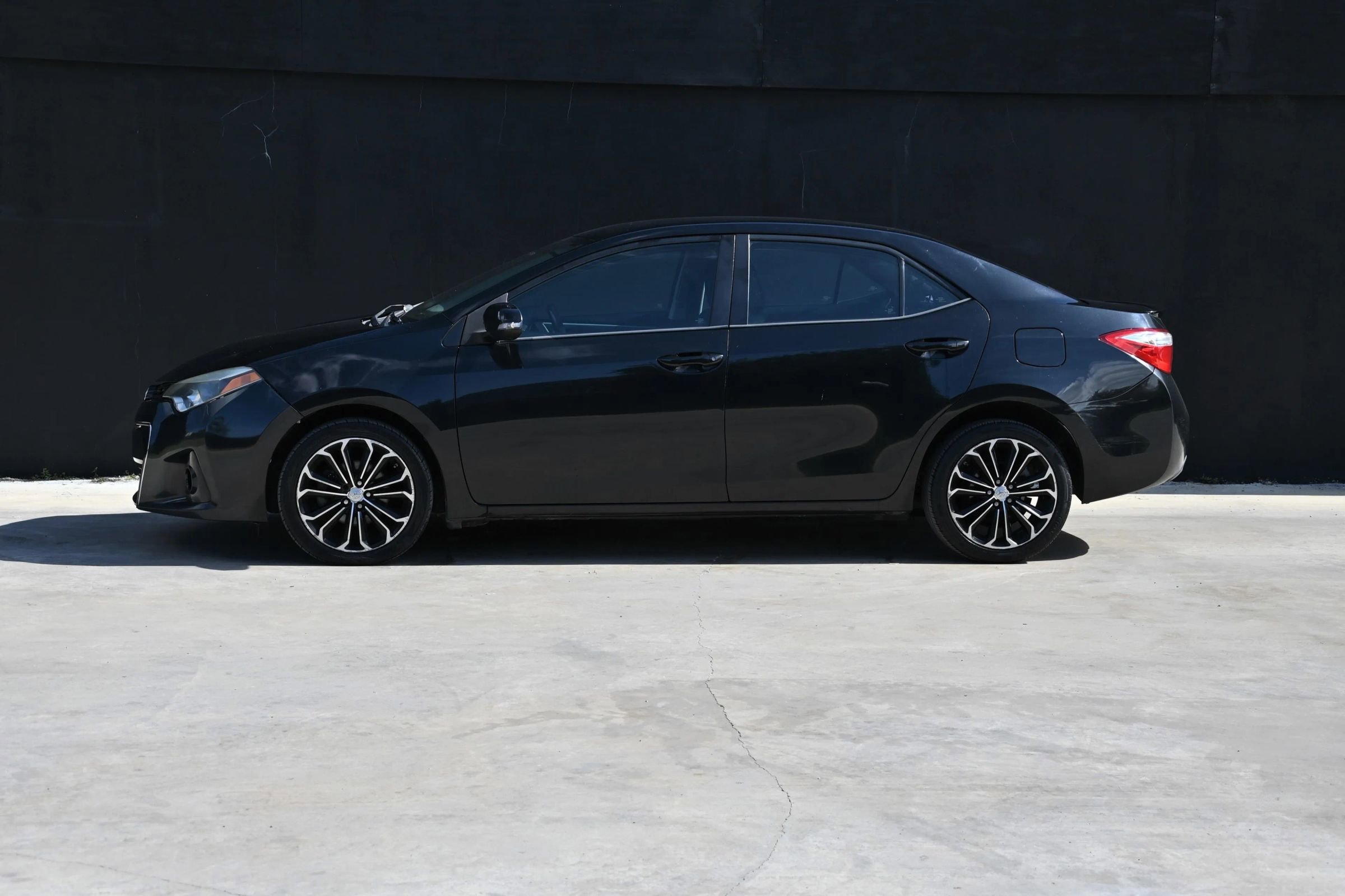 Used 2015 Toyota Corolla S FWD image 7
