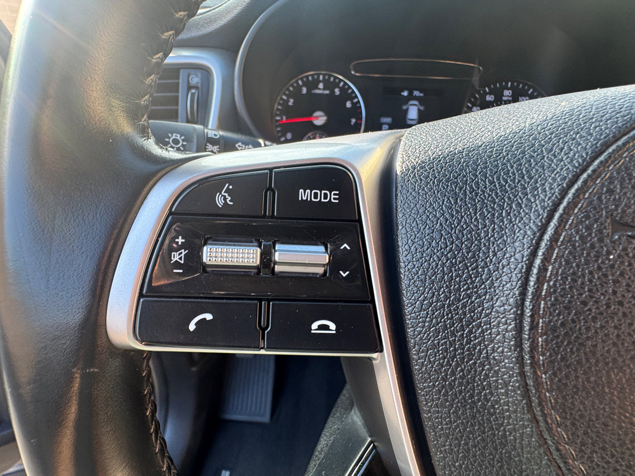 Used 2020 Kia Sorento LX w/ LX I4 Convenience Package image 37