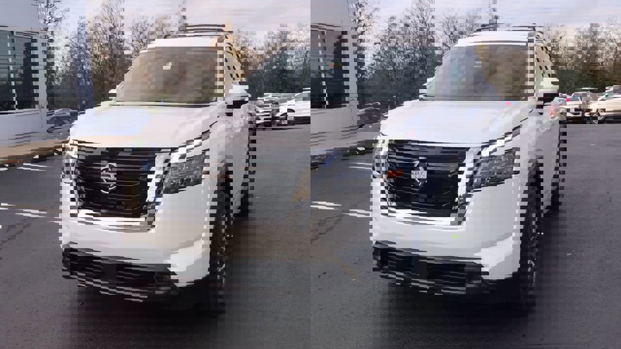 New 2025 Nissan Pathfinder SV image 4