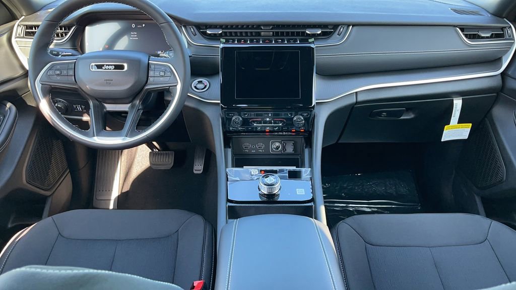 New 2024 Jeep Grand Cherokee L Laredo w/ Luxury Tech Group I image 18