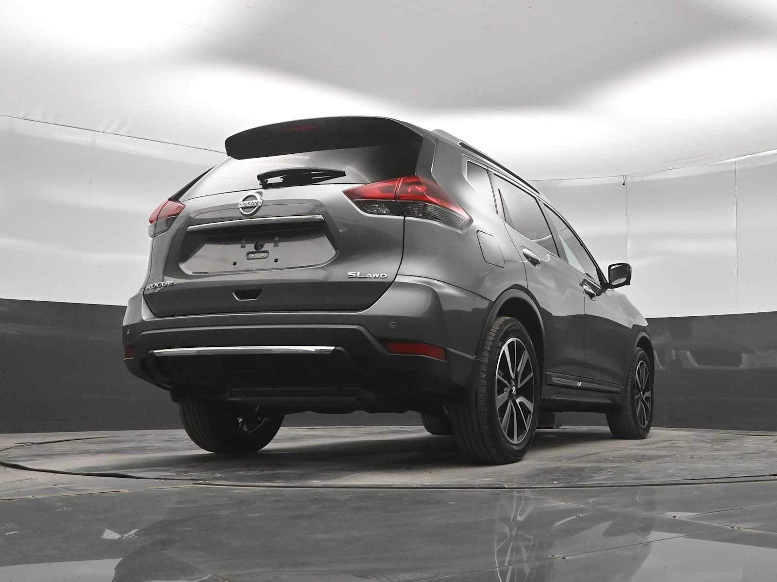 Used 2019 Nissan Rogue SL w/ Premium Package AWD/4WD image 32