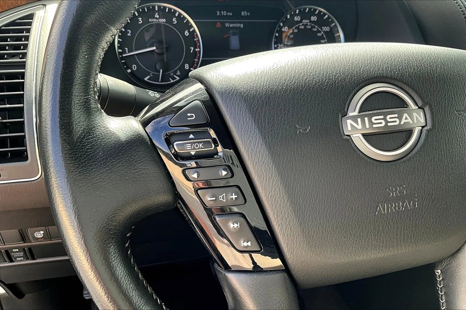 Used 2021 Nissan Armada SL w/ Captain's Chairs Package image 20