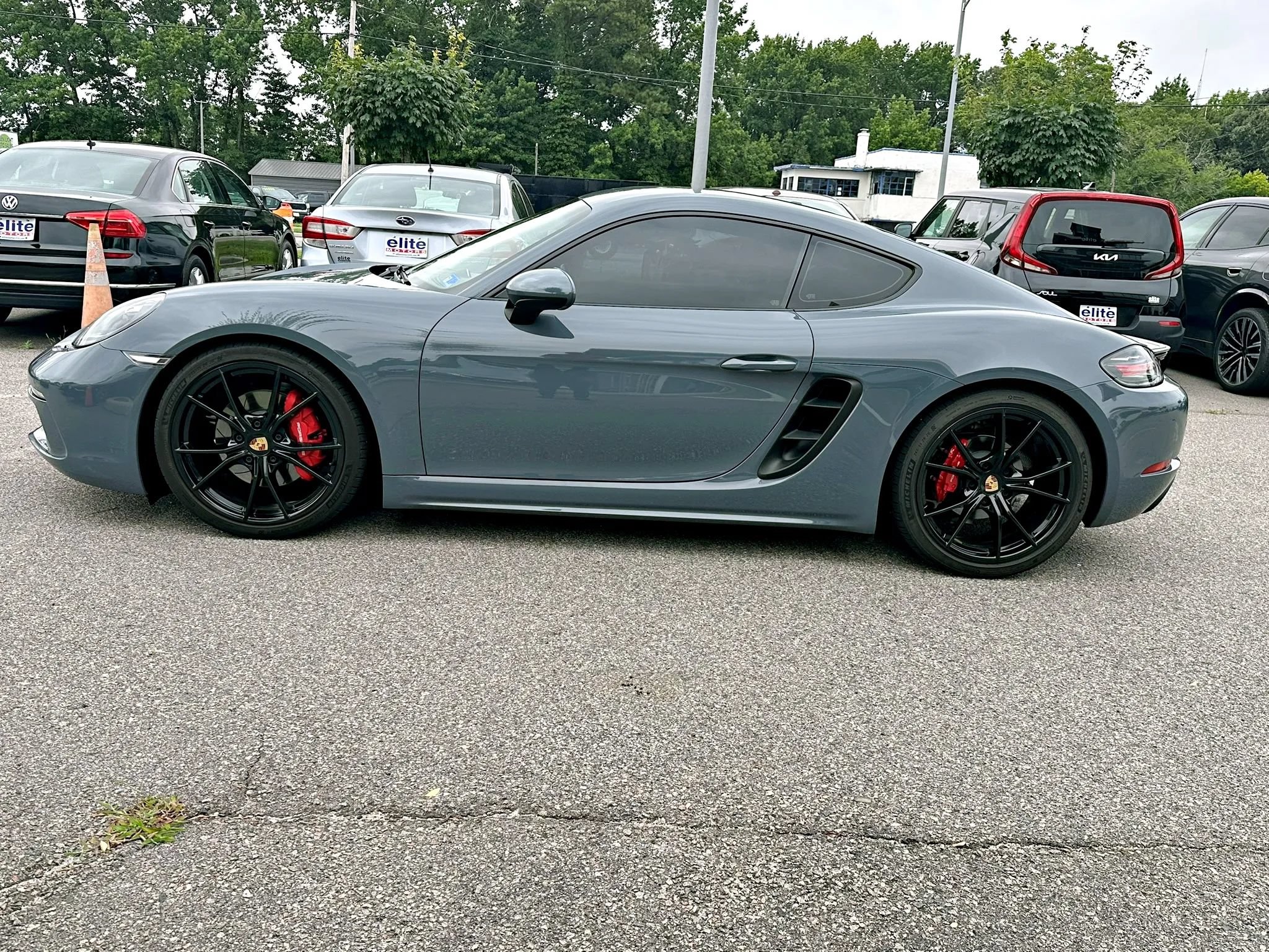 Used 2017 Porsche 718 Cayman S RWD image 5