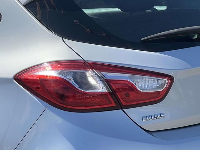 Used 2017 Chevrolet Cruze Premier image 10