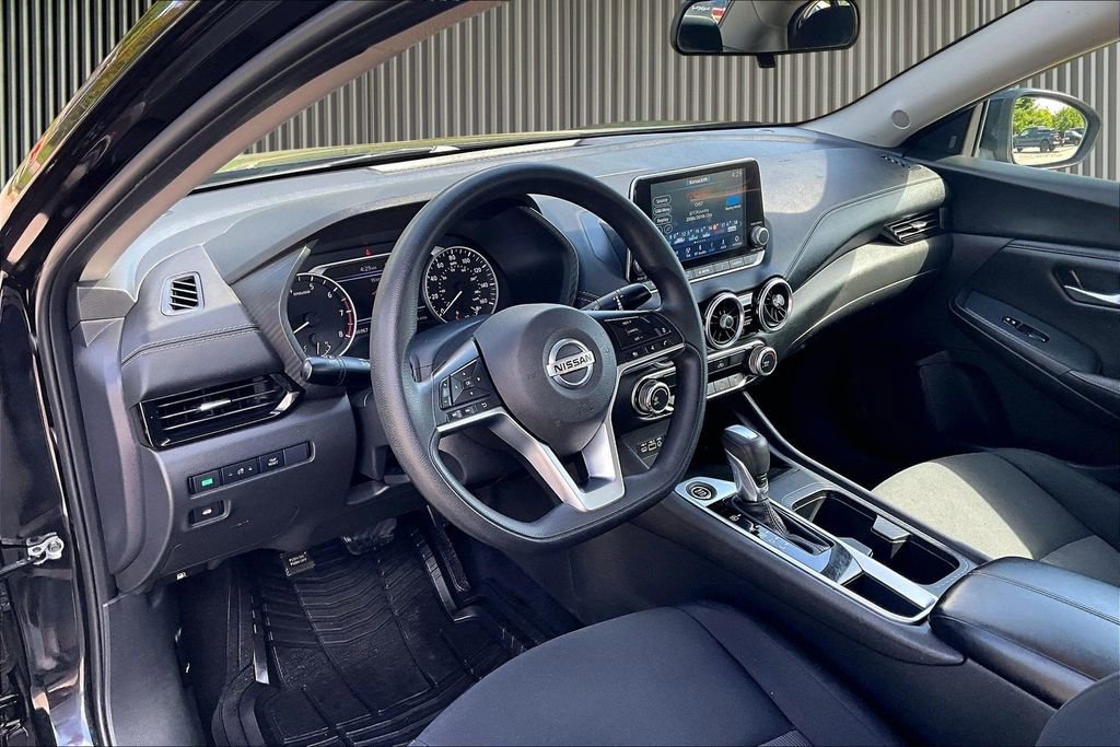 Used 2023 Nissan Sentra SV FWD image 15