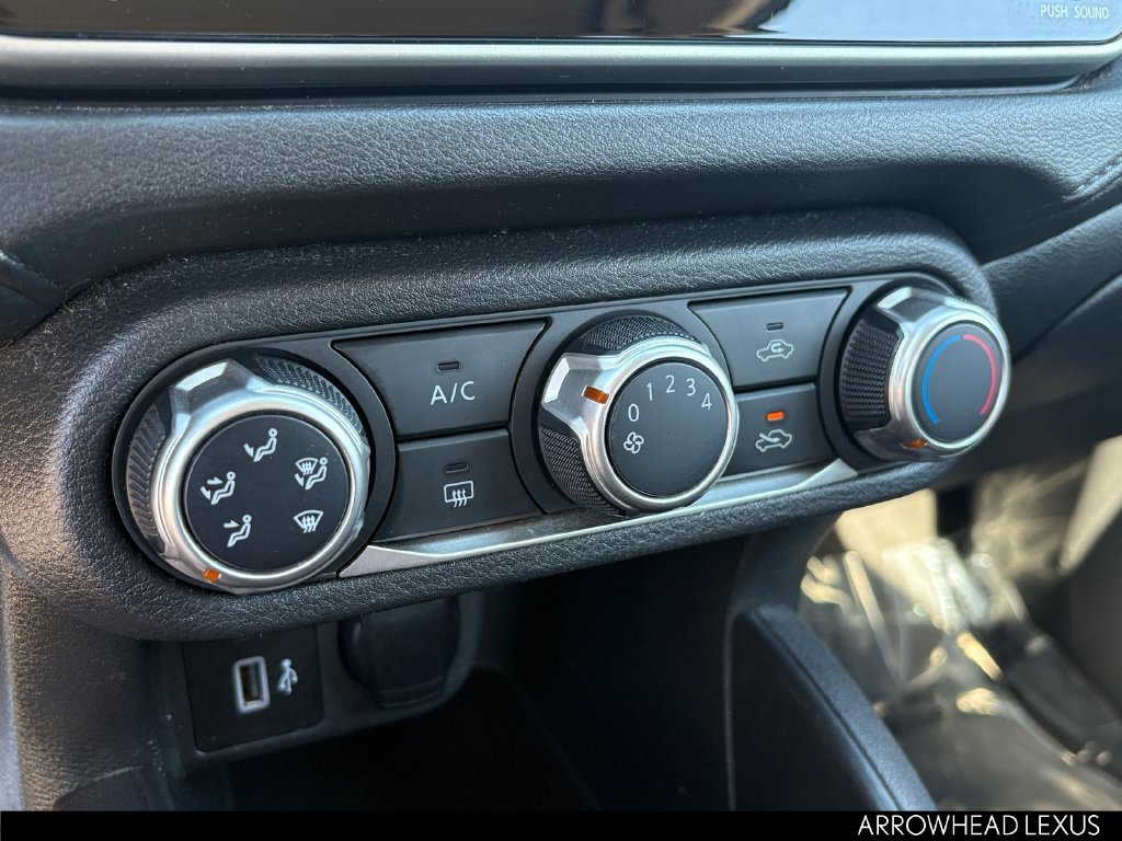 Used 2020 Nissan Versa S FWD image 29