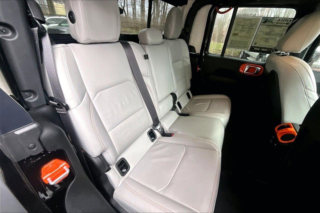 Used 2022 Jeep Gladiator Mojave w/ LED Lighting Group AWD/4WD image 15