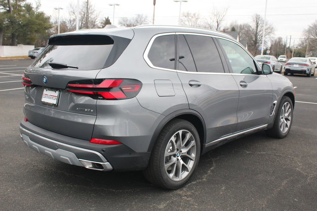 New 2026 BMW X5 xDrive50e image 9