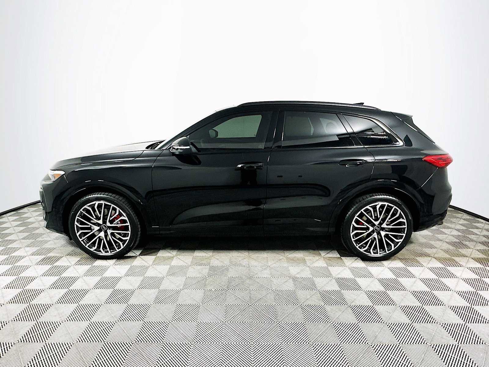 New 2026 Audi SQ5 Premium Plus AWD/4WD image 4