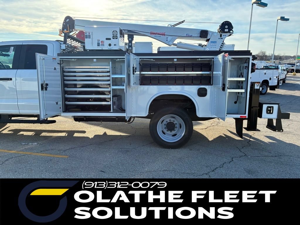 New 2025 Ford F550 4x4 Supercab Super Duty image 11