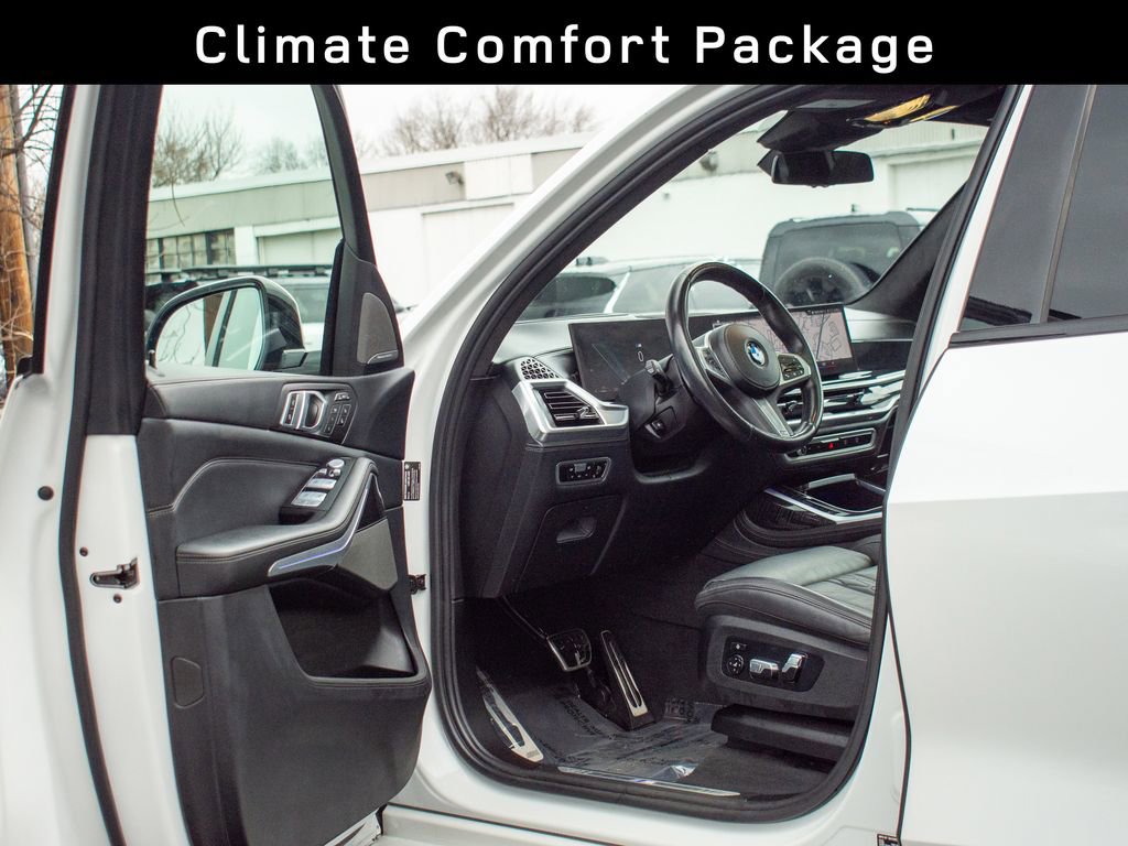 Used 2023 BMW X7 xDrive40i w/ Executive Package image 11