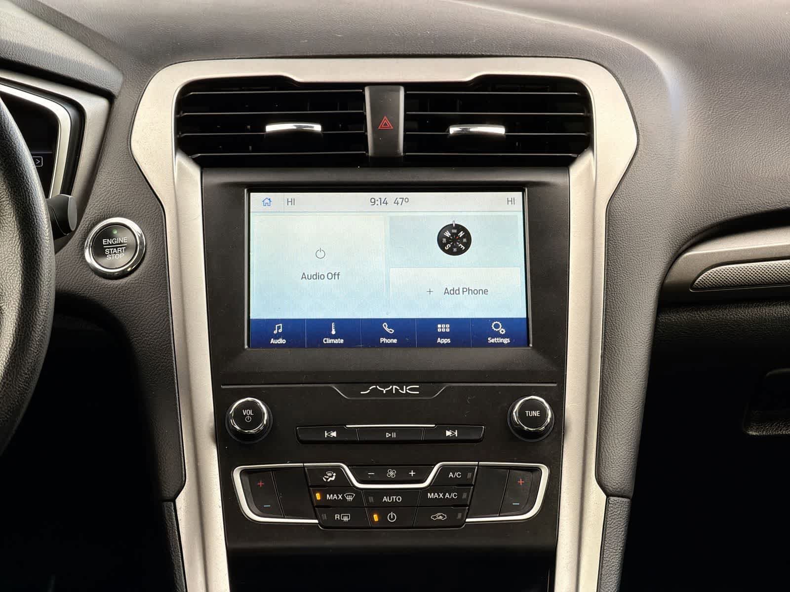Used 2020 Ford Fusion SE FWD image 28