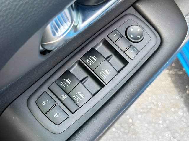 New 2027 Chrysler Pacifica Select FWD image 17