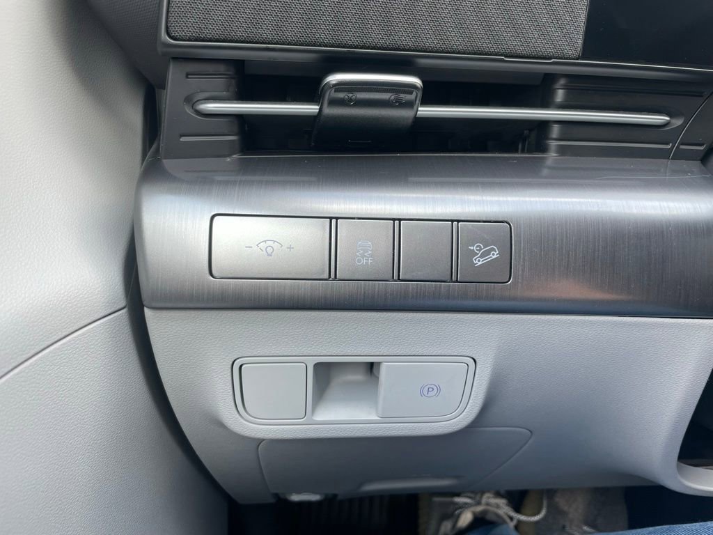 Used 2025 Hyundai Kona SEL image 44