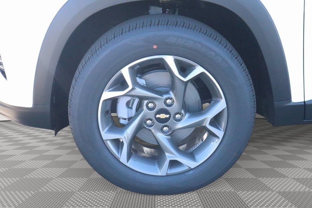 New 2026 Chevrolet Trax LT w/ Sunroof Package image 17