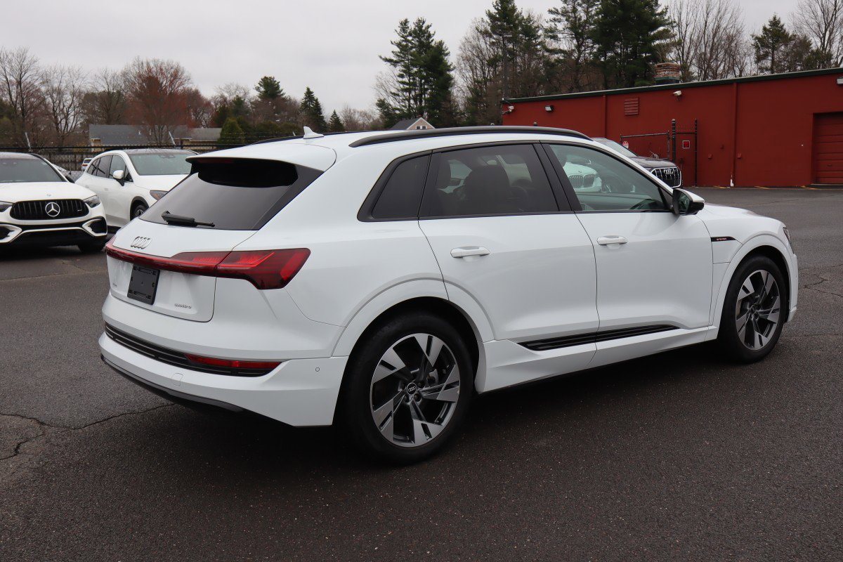 Used 2021 Audi e-tron Premium w/ Convenience Plus Package image 5