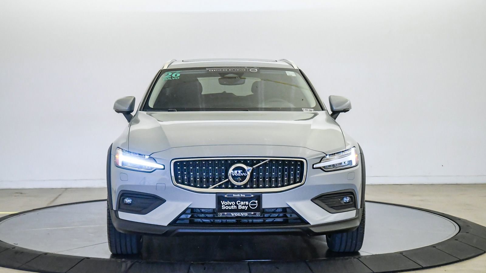 Certified 2025 Volvo V60 B5 Cross Country Plus AWD/4WD image 7