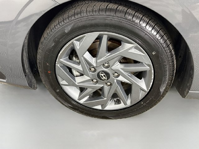 Used 2024 Hyundai Elantra SEL FWD image 37