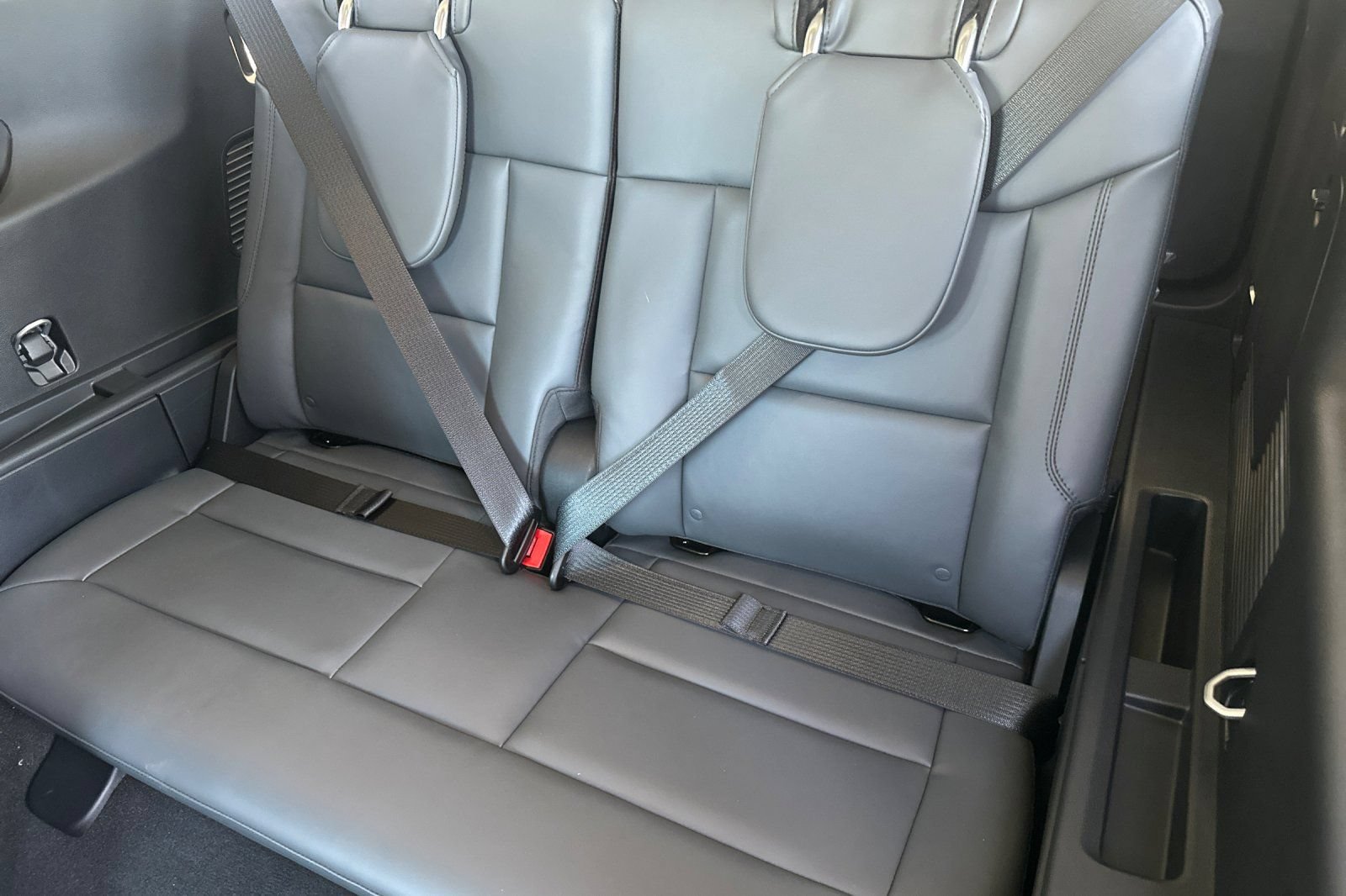 New 2026 Ford Explorer Active RWD image 15