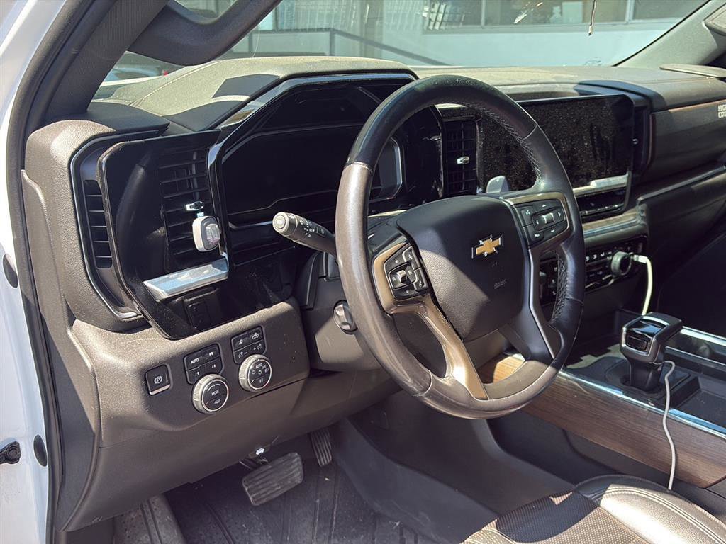 Used 2022 Chevrolet Silverado 1500 High Country w/ High Country Premium Package AWD/4WD image 12
