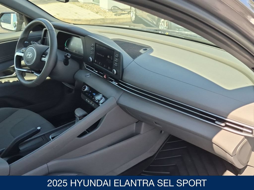 Certified 2025 Hyundai Elantra Sport FWD image 31