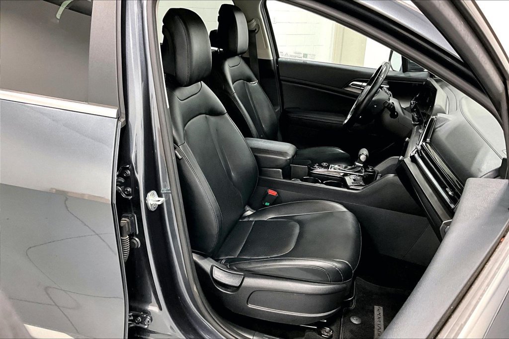 Used 2023 Kia Sportage EX FWD image 9