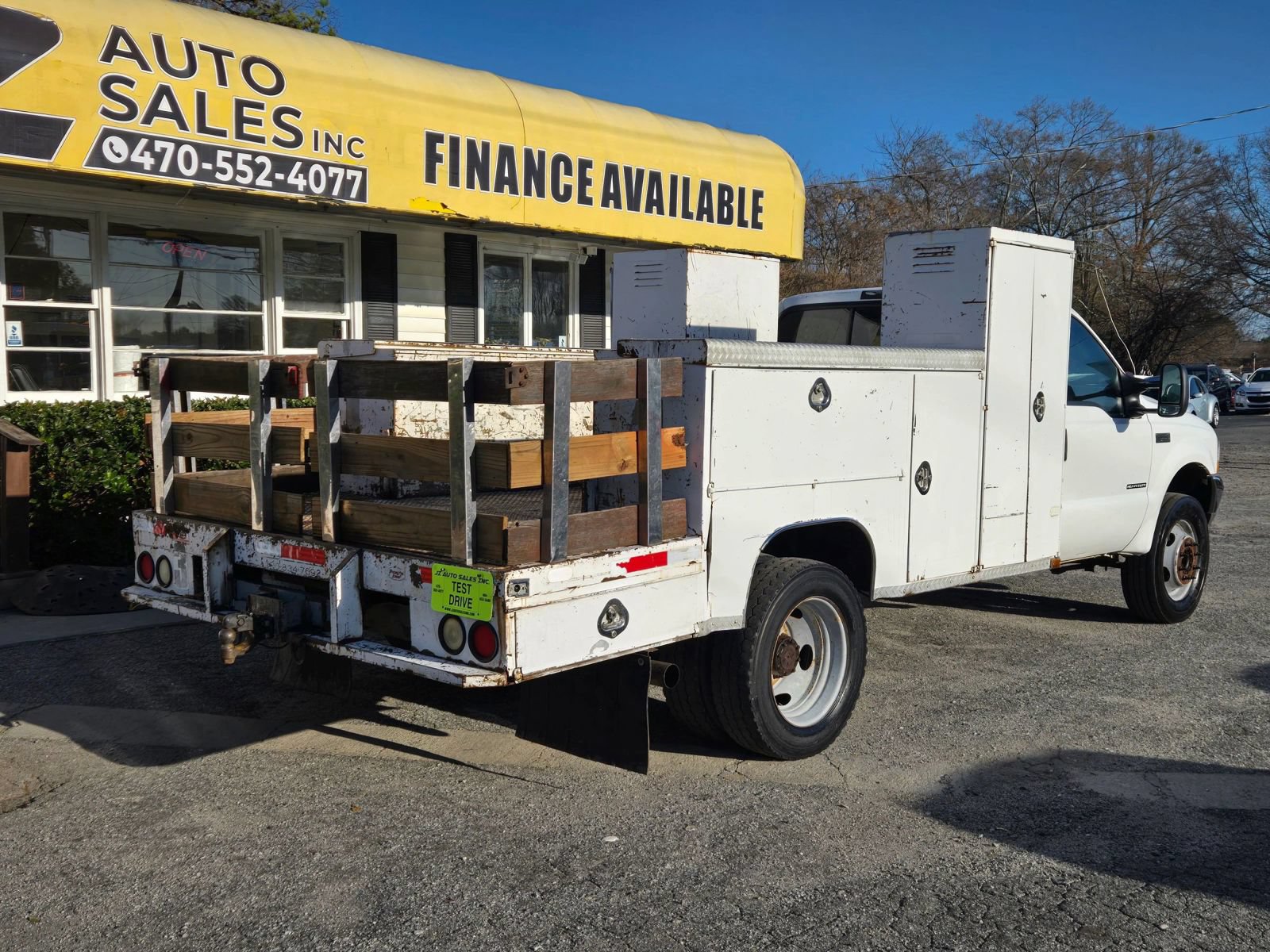 Used 2004 Ford F550 2WD Regular Cab Super Duty image 3