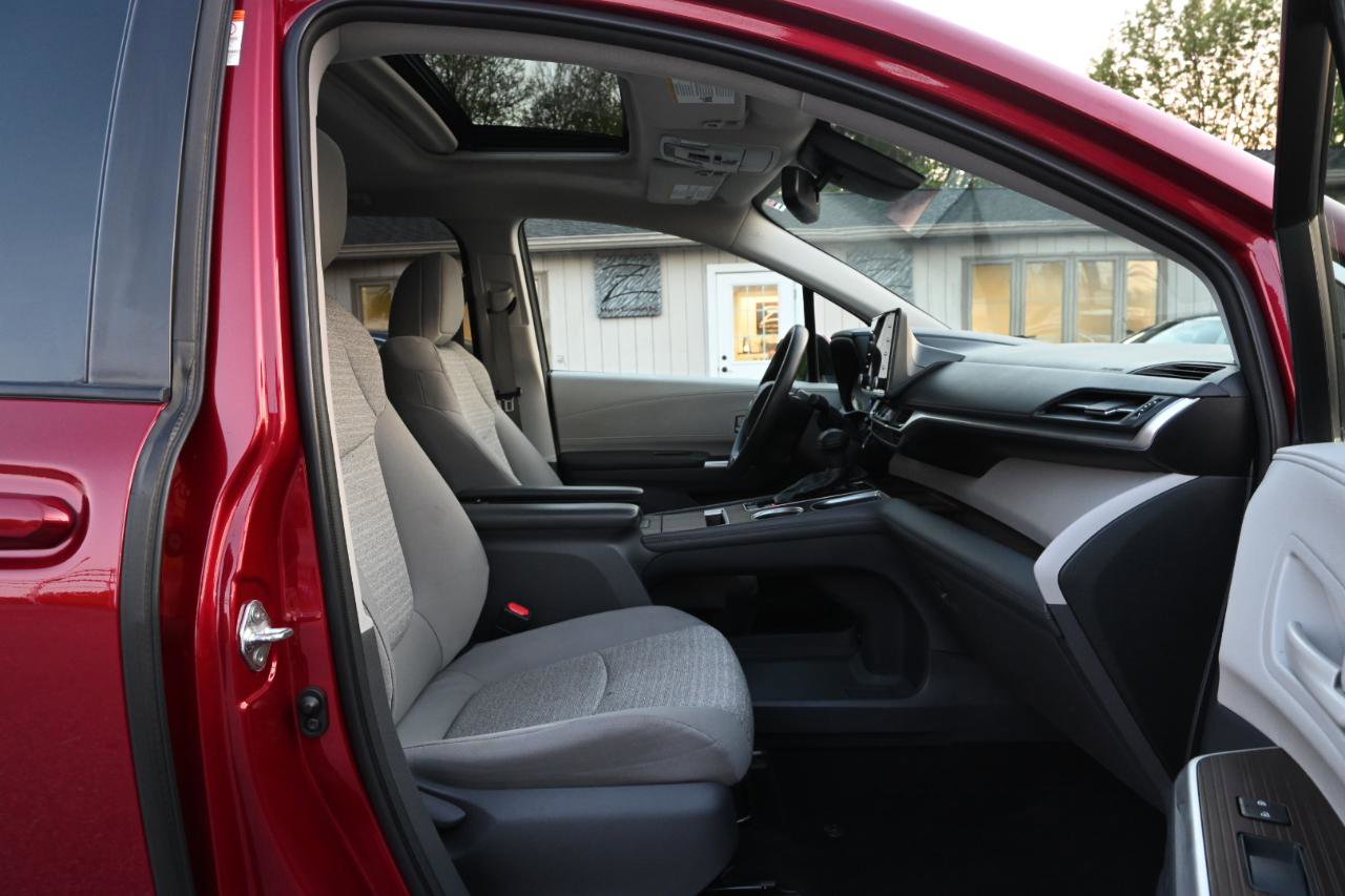 Used 2021 Toyota Sienna LE w/ LE Plus Package FWD image 30