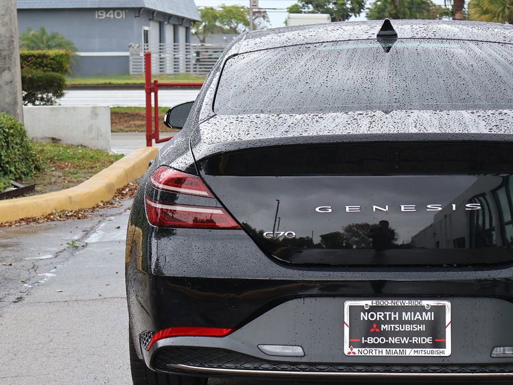 Used 2023 Genesis G70 2.0T w/ Sport Prestige Package RWD image 16